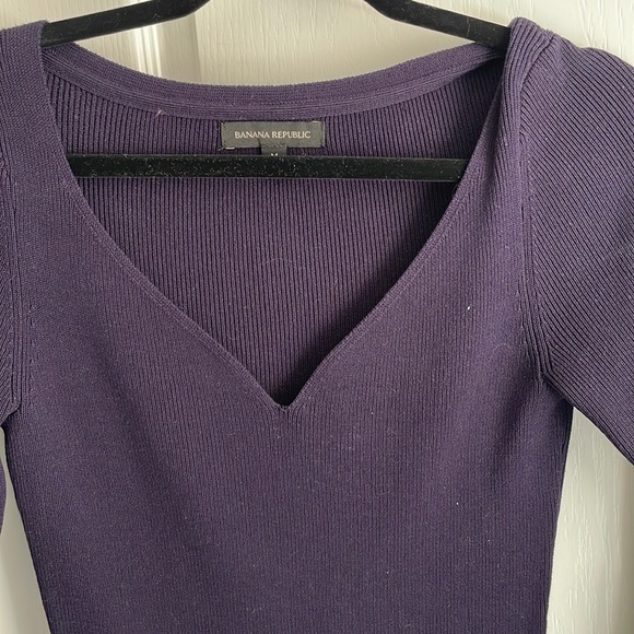 Banana republic sweater size M eggplant color - Picture 2 of 3